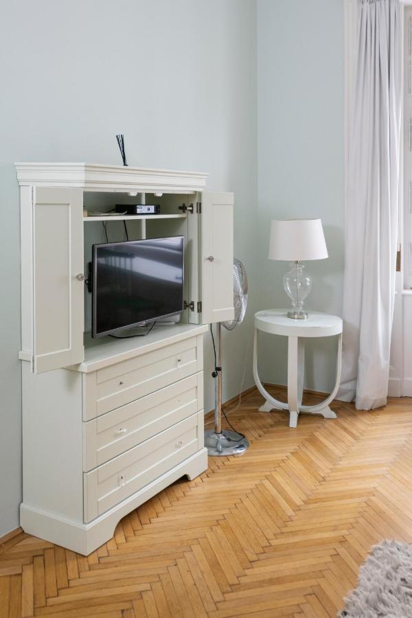 Jettsetter Luxury Apartment By Andrassy Ave & Opera Budapest Exteriör bild