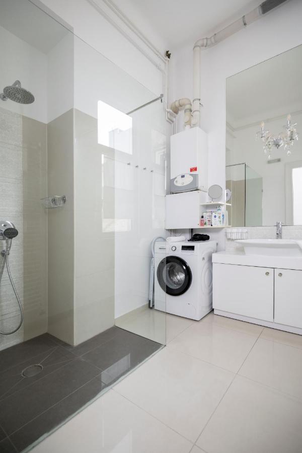 Jettsetter Luxury Apartment By Andrassy Ave & Opera Budapest Exteriör bild